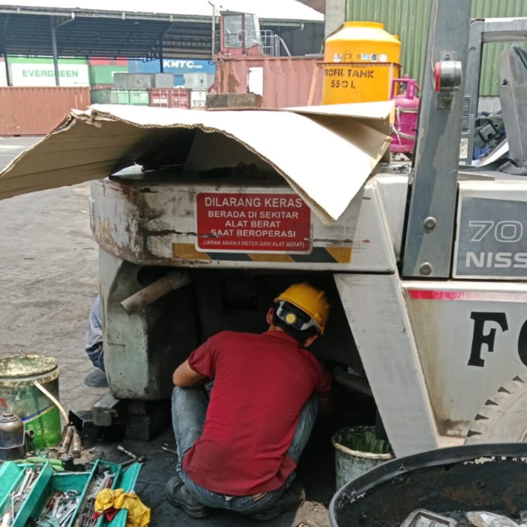WhatsApp Image 2023-12-22 at 03.54.33 forklift